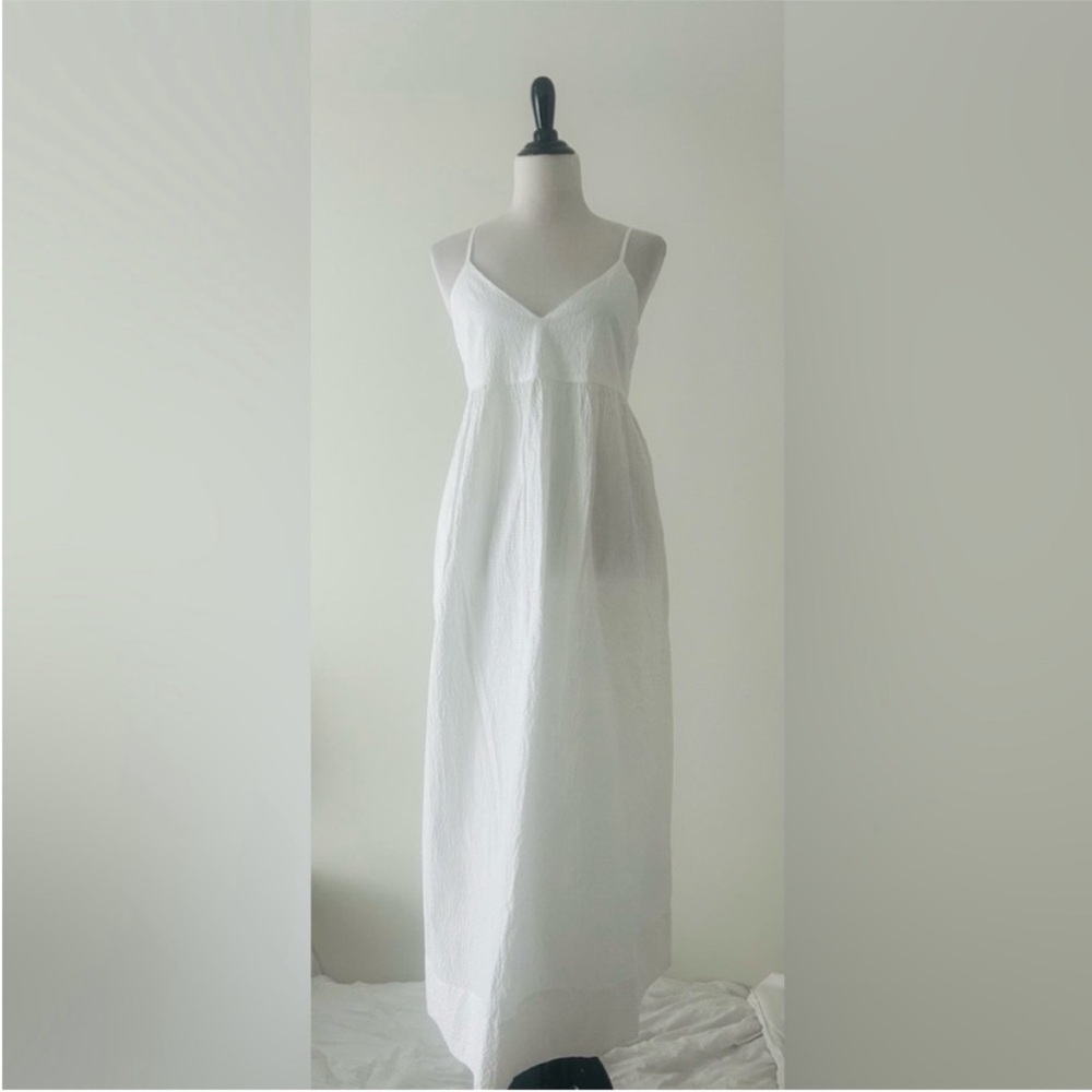 Welcome spring with white!